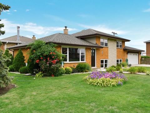 7647 S Oconto Ave, Bridgeview, IL 60455 photo 2