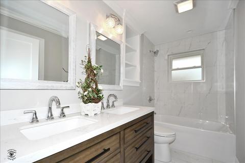 7647 S Oconto Ave, Bridgeview, IL 60455 photo 20