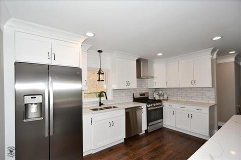 7647 S Oconto Ave, Bridgeview, IL 60455 photo 9