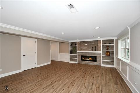 7647 S Oconto Ave, Bridgeview, IL 60455 photo 23