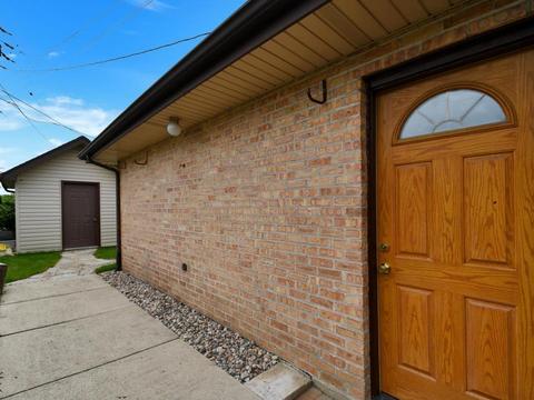 7647 S Oconto Ave, Bridgeview, IL 60455 photo 27