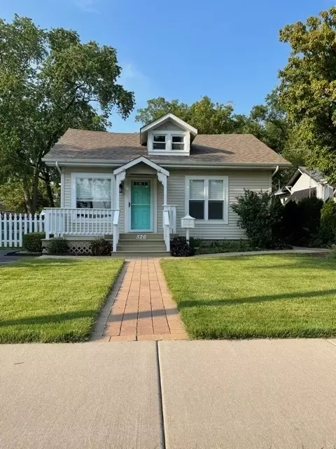 526 E 4th St, Lockport, IL 60441 photo 2
