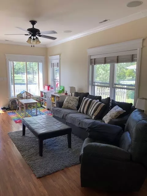 526 E 4th St, Lockport, IL 60441 photo 5