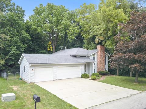 1 Palm Ct, Bloomington, IL 61701 photo 1