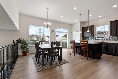 5781 Chatham Dr, Hoffman Estates, IL 60192 photo 6