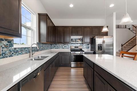 5781 Chatham Dr, Hoffman Estates, IL 60192 photo 8
