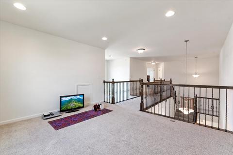 5781 Chatham Dr, Hoffman Estates, IL 60192 photo 20