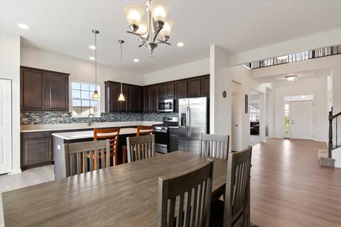 5781 Chatham Dr, Hoffman Estates, IL 60192 photo 11