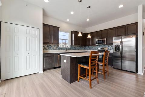 5781 Chatham Dr, Hoffman Estates, IL 60192 photo 7