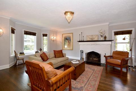 378 E May St, Elmhurst, IL 60126 photo 8