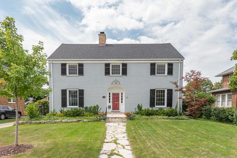 1020 Wheaton Pl, Wheaton, IL 60187 photo 2