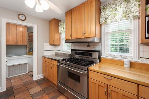 1020 Wheaton Pl, Wheaton, IL 60187 photo 15