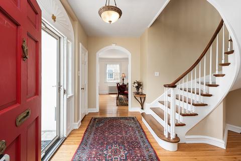 1020 Wheaton Pl, Wheaton, IL 60187 photo 4