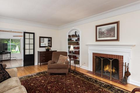 1020 Wheaton Pl, Wheaton, IL 60187 photo 7