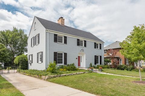 1020 Wheaton Pl, Wheaton, IL 60187 photo 1