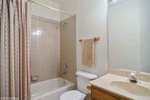 282 Prairie View Ln, Wheeling, IL 60090 photo 12