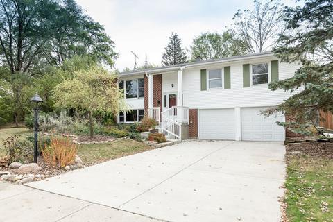 735 Park Ln, Hoffman Estates, IL 60192 photo 1