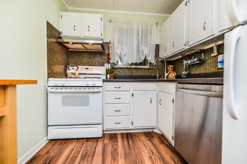 569 Fairway View Dr #2E, Wheeling, IL 60090 photo 2