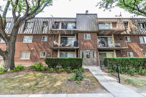 569 Fairway View Dr #2E, Wheeling, IL 60090 photo 1