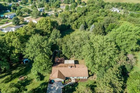 6449 Barkridge Rd, Roscoe, IL 61073 photo 4