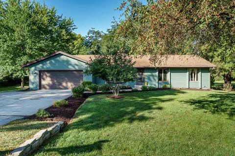 6449 Barkridge Rd, Roscoe, IL 61073 photo 1