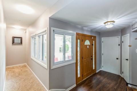 2055 Vermont St, Rolling Meadows, IL 60008 photo 2