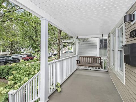 2020 Maple Ave, Evanston, IL 60201 photo 2
