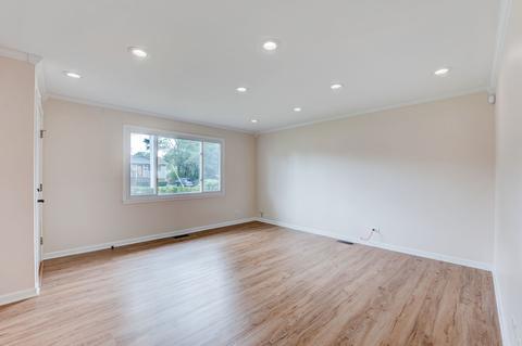 205 Albert Ter, Wheeling, IL 60090 photo 6