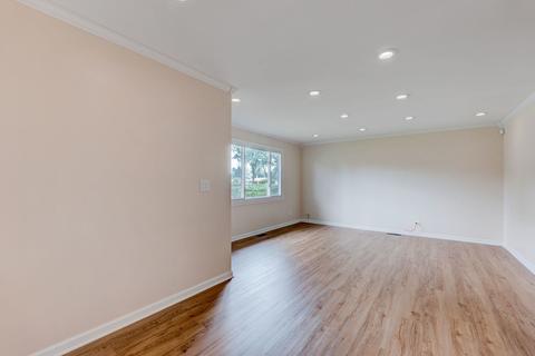 205 Albert Ter, Wheeling, IL 60090 photo 8