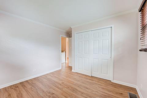 205 Albert Ter, Wheeling, IL 60090 photo 14