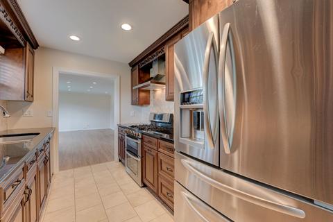 205 Albert Ter, Wheeling, IL 60090 photo 12