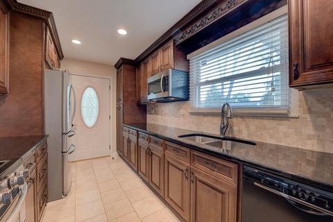 205 Albert Ter, Wheeling, IL 60090 photo 9