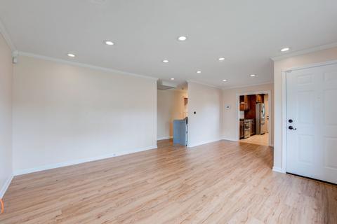 205 Albert Ter, Wheeling, IL 60090 photo 5