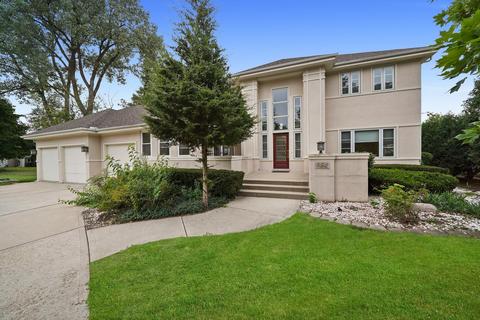 352 Willowood Ln, Willowbrook, IL 60527 photo 1