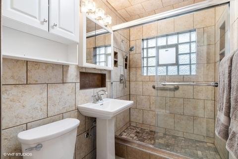 480 Radcliffe Ave, Des Plaines, IL 60016 photo 9