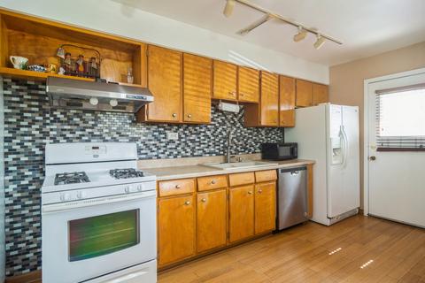 377 Jerome Pl, Wheeling, IL 60090 photo 6