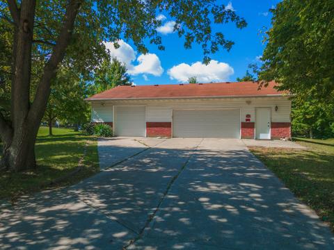 2341 Springfield Rd, Bloomington, IL 61701 photo 4