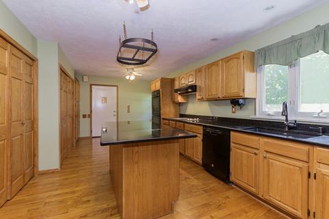 2341 Springfield Rd, Bloomington, IL 61701 photo 9
