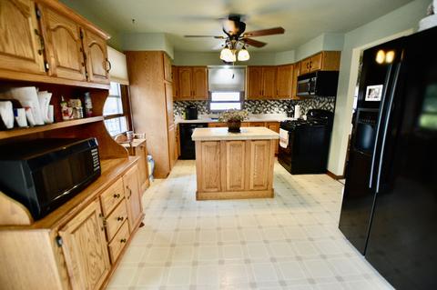 5219 Victor Dr, Mchenry, IL 60050 photo 4