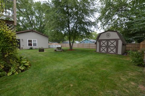 5219 Victor Dr, Mchenry, IL 60050 photo 2