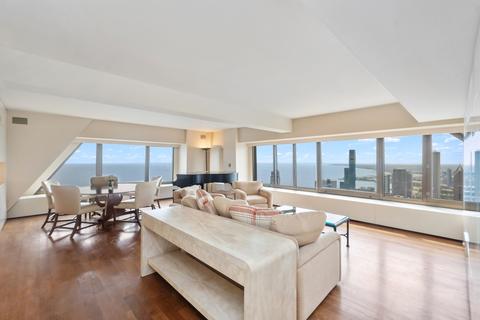 175 E Delaware Pl #8907, Chicago, IL 60611 photo 2