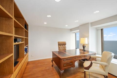 175 E Delaware Pl #8907, Chicago, IL 60611 photo 9