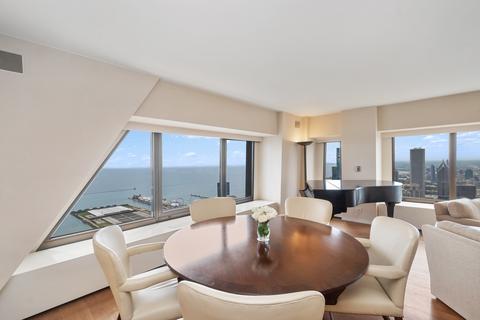 175 E Delaware Pl #8907, Chicago, IL 60611 photo 4