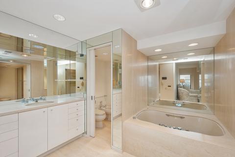 175 E Delaware Pl #8907, Chicago, IL 60611 photo 13