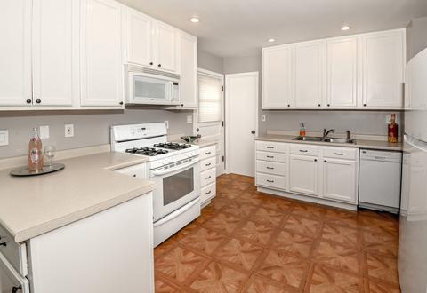 732 Debra Dr, Des Plaines, IL 60016 photo 4