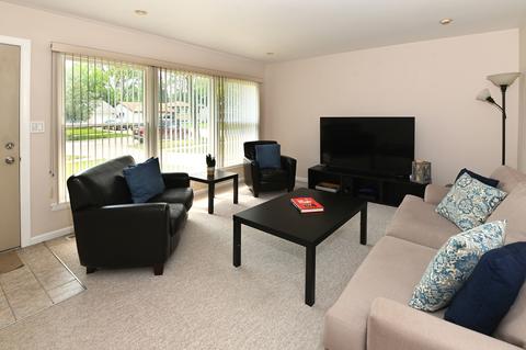 732 Debra Dr, Des Plaines, IL 60016 photo 3