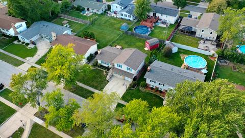 6040 Forestview Dr, Oak Forest, IL 60452 photo 4