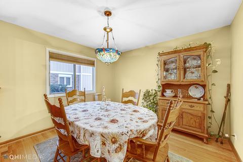 1260 Edinburgh Ct, Wheaton, IL 60189 photo 9