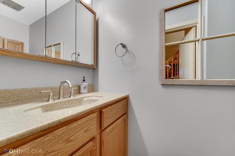 1260 Edinburgh Ct, Wheaton, IL 60189 photo 18