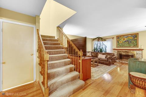 1260 Edinburgh Ct, Wheaton, IL 60189 photo 5